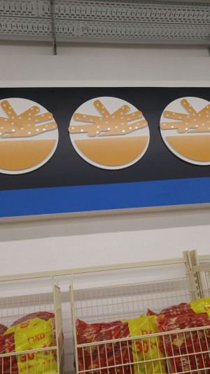 Signs and walls  041